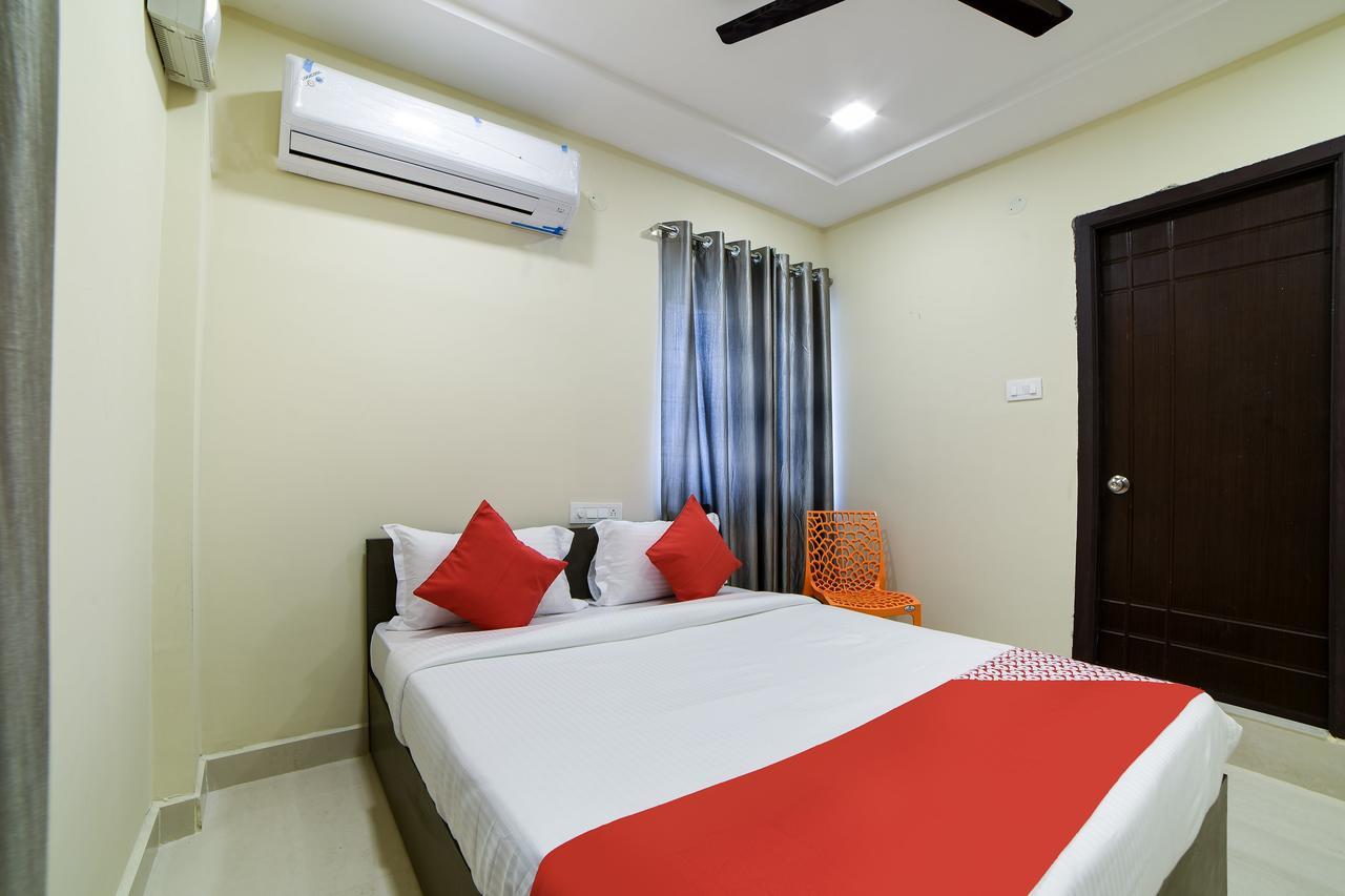 Oyo 16606 Iconic Living Hotel Hyderabad Exterior photo